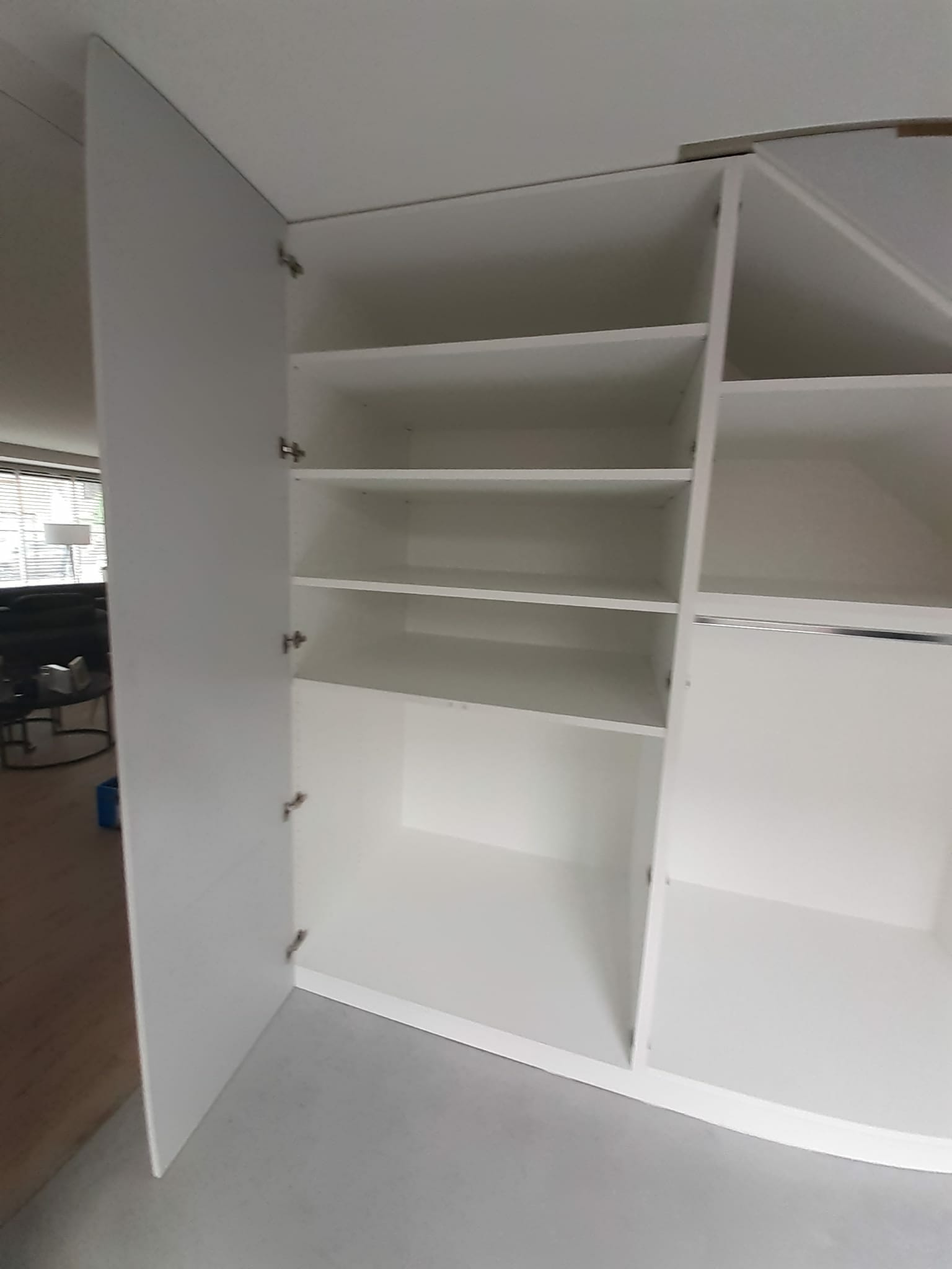 kast op maat met schuine hoek
